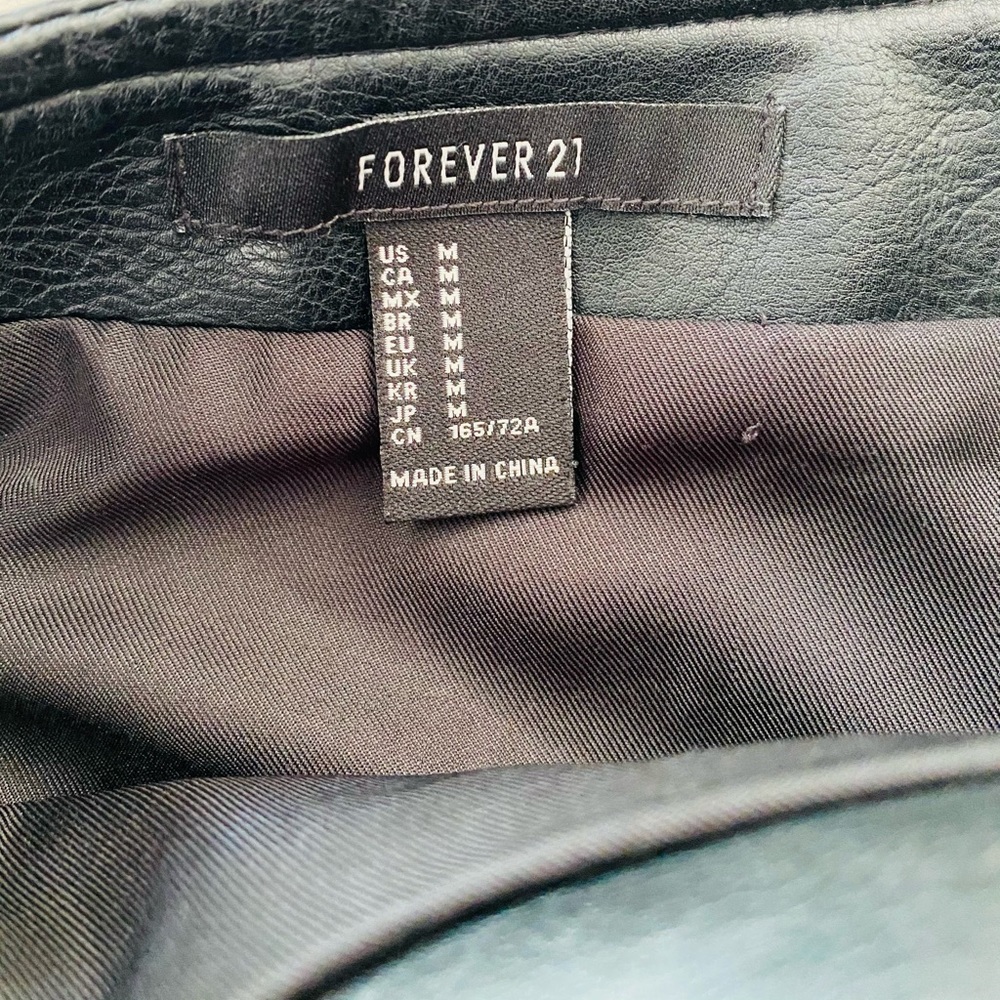 Forever 21 Vegan Leather Star Studded Skirt Medium - Picture 3 of 4